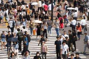 手感火热！科林斯半场8中7高效砍下17分6板 正负值+23